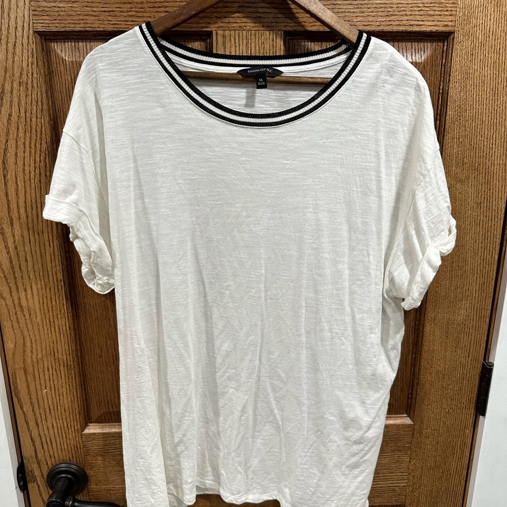 Banana Republic tshirt
